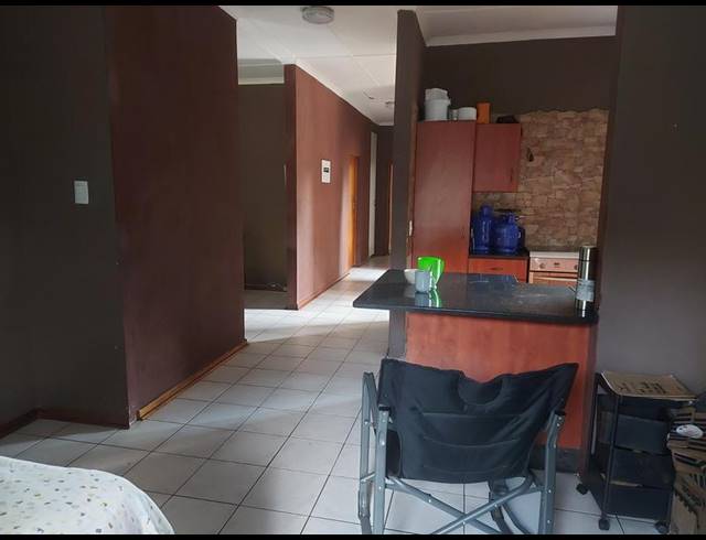 3 BEDROOM HOUSE FOR SALE IN BIRDSWOOD